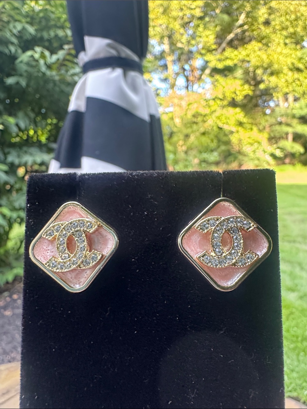 Earrings gold tone pink enamel
